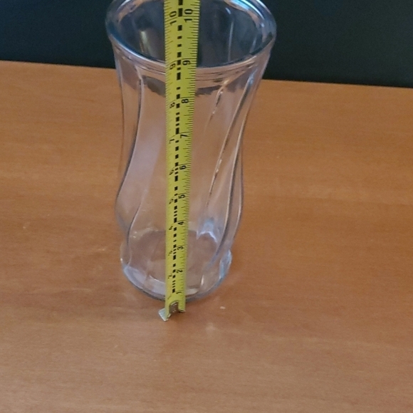 Set of 2 glass vases with swirl design - Picture 3 of 3